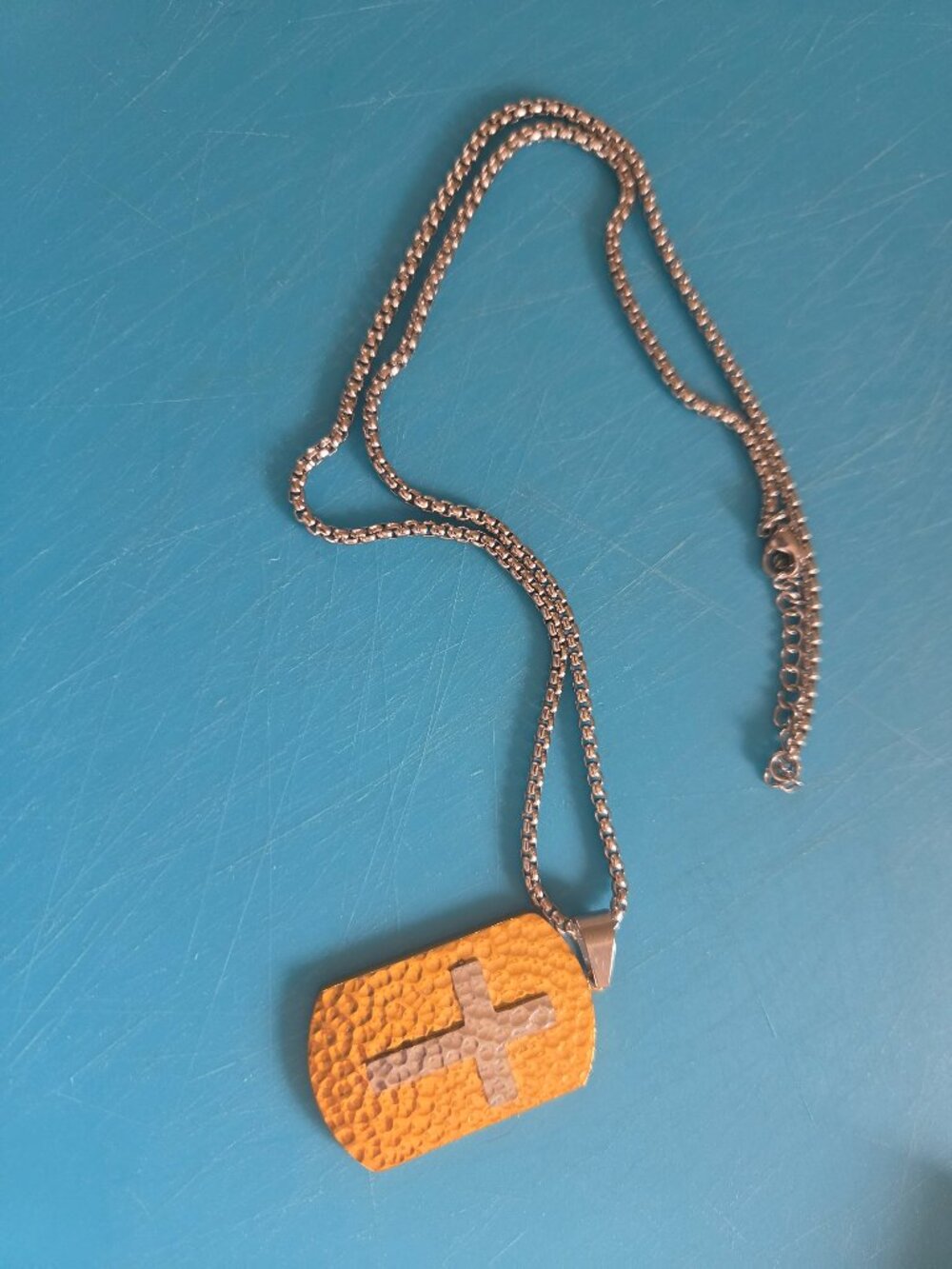 hammered cross pendant necklace 20/22 inches
